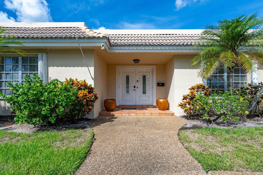 4471 NE 25TH Avenue, Lighthouse Point, FL, 33064/$1,695,000 4 4471 NE 25TH Avenue