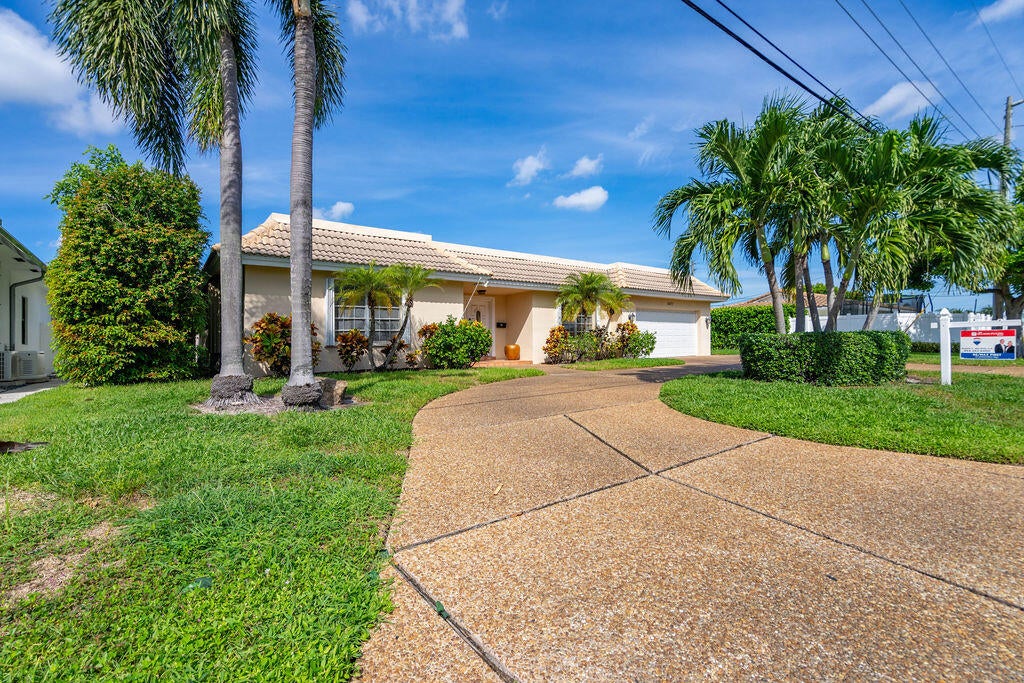 4471 NE 25TH Avenue, Lighthouse Point, FL, 33064/$1,695,000 3 4471 NE 25TH Avenue