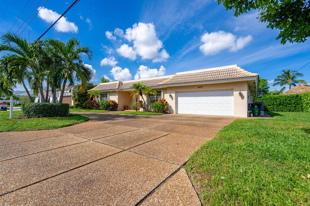 4471 NE 25TH Avenue, Lighthouse Point, FL, 33064/$1,695,000 2 4471 NE 25TH Avenue
