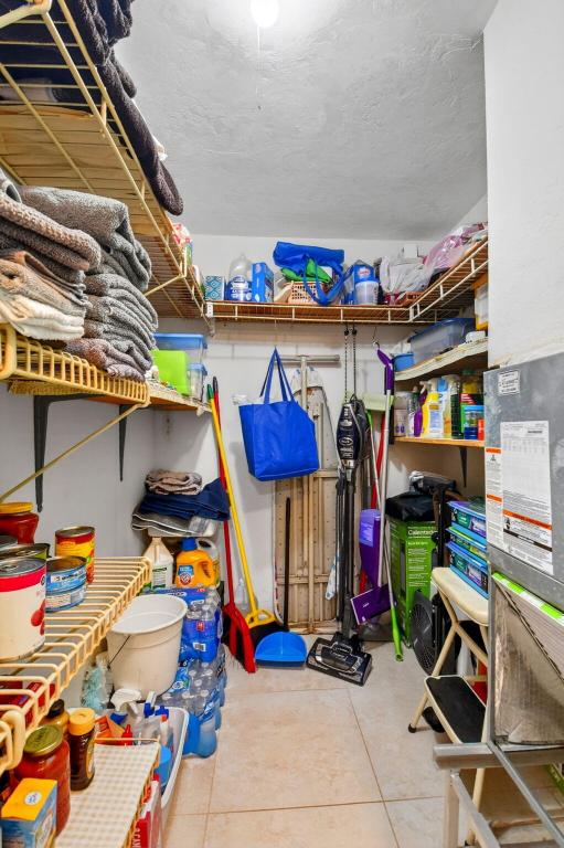 MURRY HILLS APT BLDG CONDO - Residential