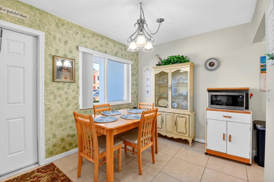 3160 Lake Osborne Drive 109