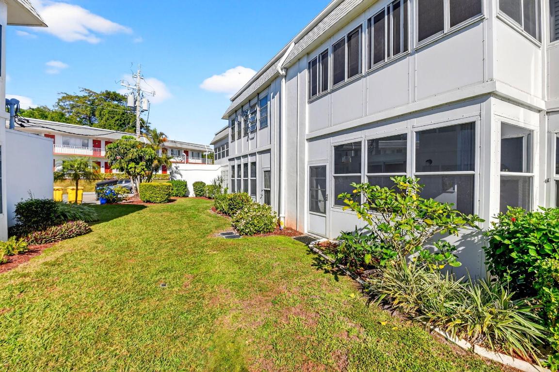 MURRY HILLS APT BLDG CONDO - Residential