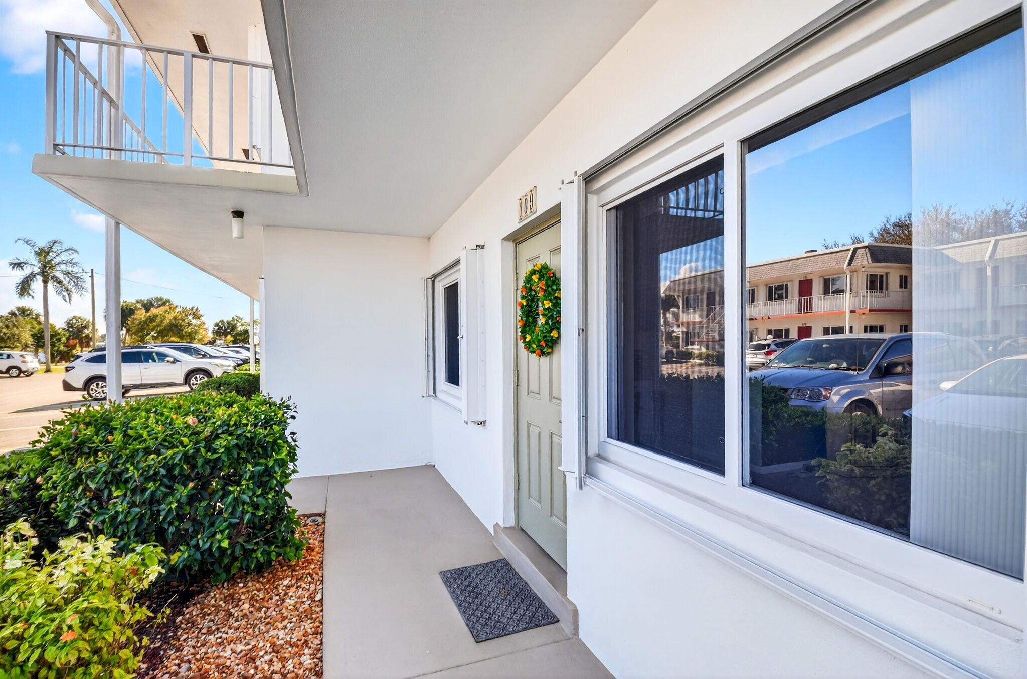 3160 Lake Osborne Drive 109, Lake Worth Beach FL 33461