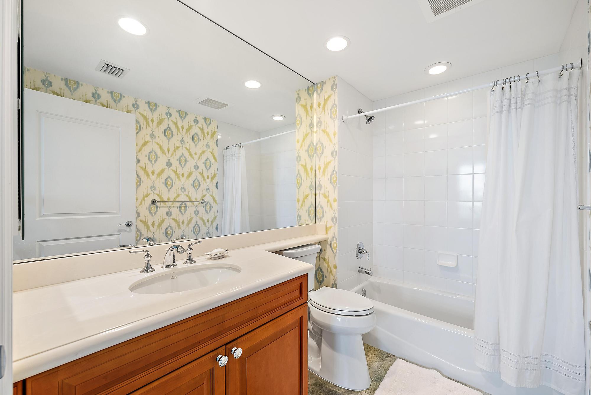 JUPITER YACHT CLUB - Residential