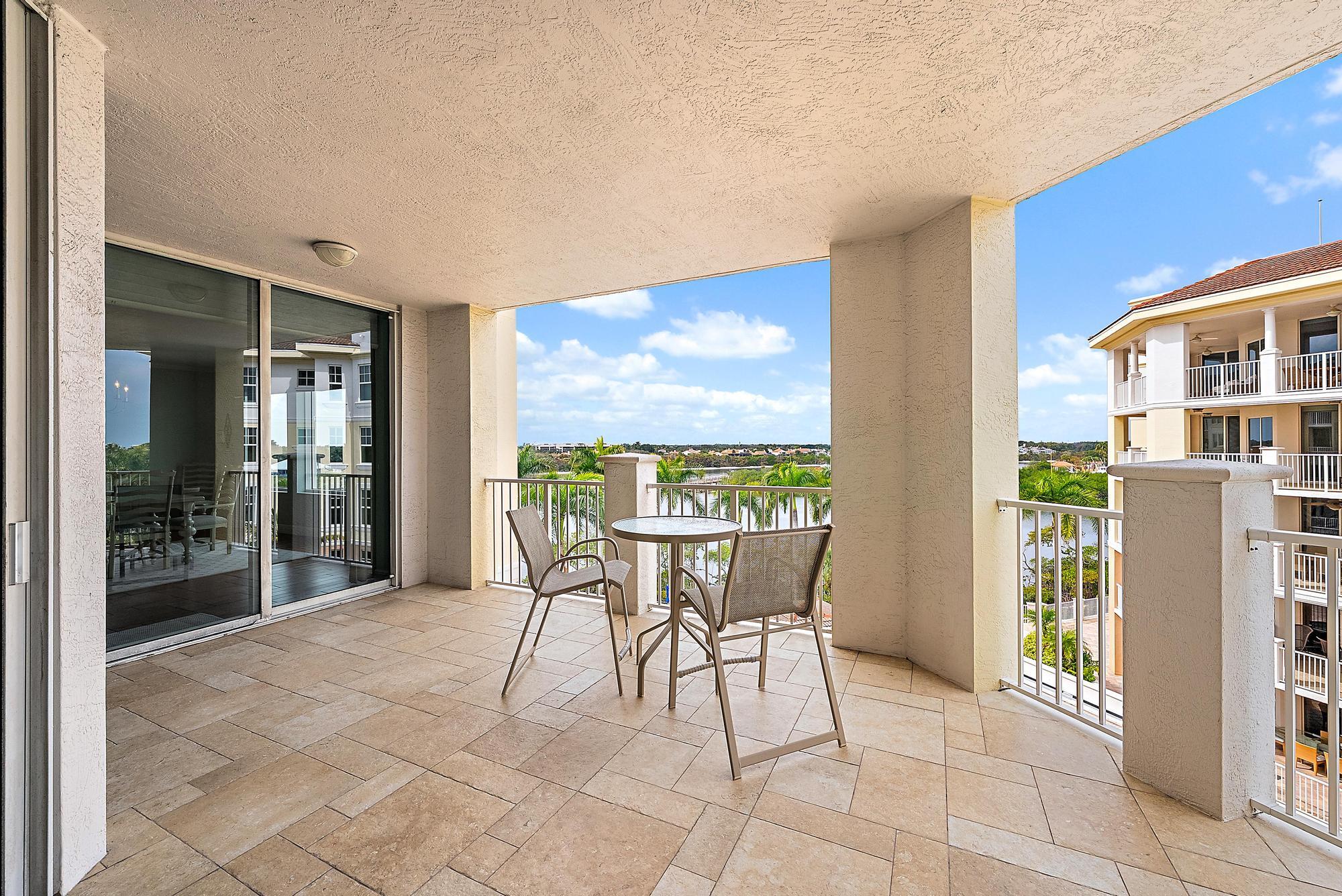 JUPITER YACHT CLUB - Residential