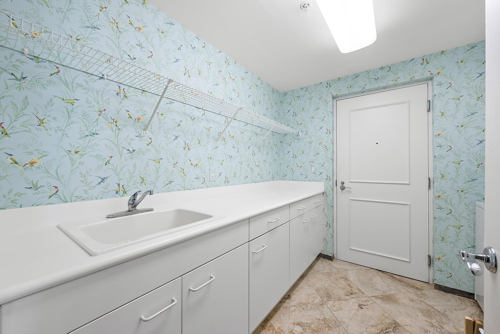 JUPITER YACHT CLUB - Residential