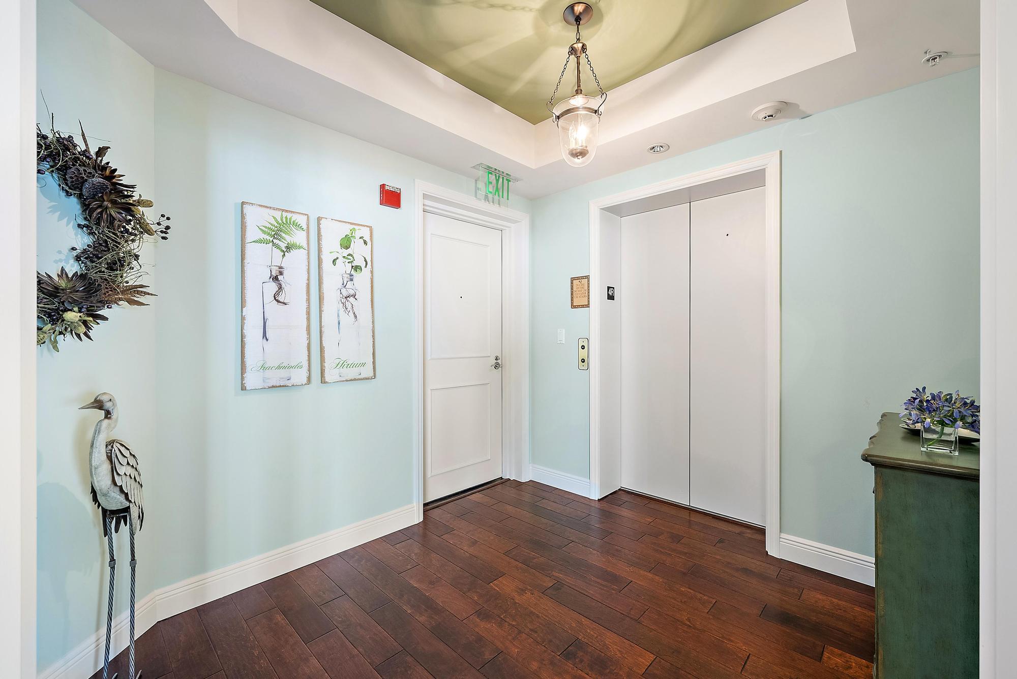 700 S Us Highway 1 406