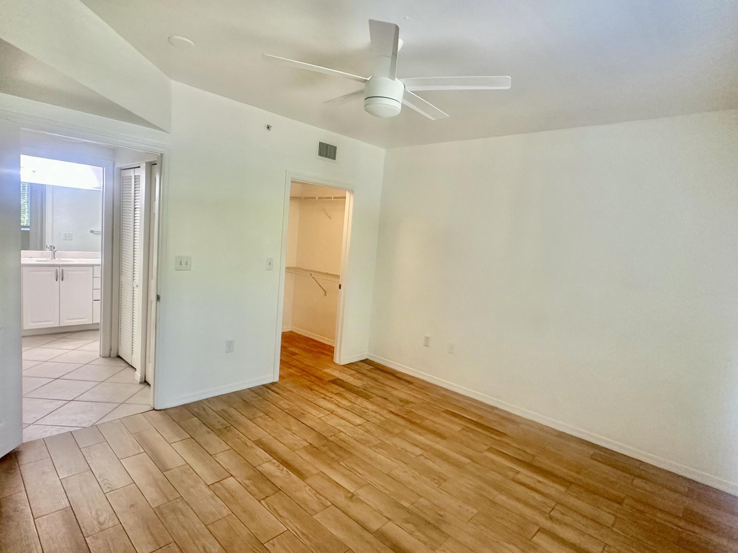 VILLAS AT EMERALD DUNES CONDO - Residential