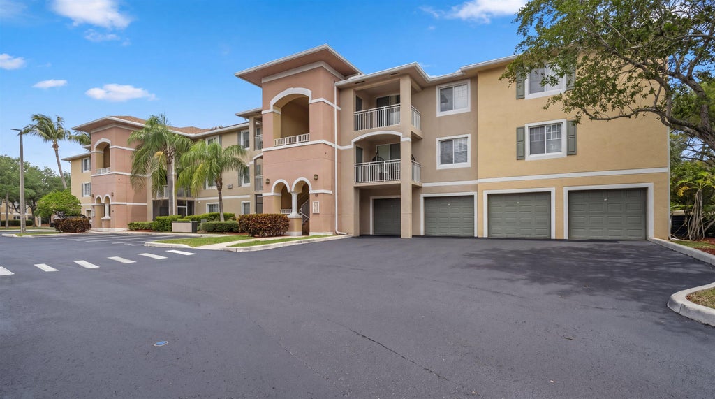 Photo of 6475 Emerald Dunes Drive #206, West Palm Beach, FL 33411 (MLS # B26012904)
