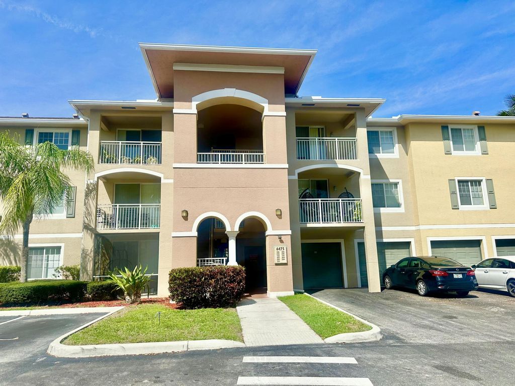 Photo of 6475 Emerald Dunes Drive #206, West Palm Beach, FL 33411 (MLS # B26012904)