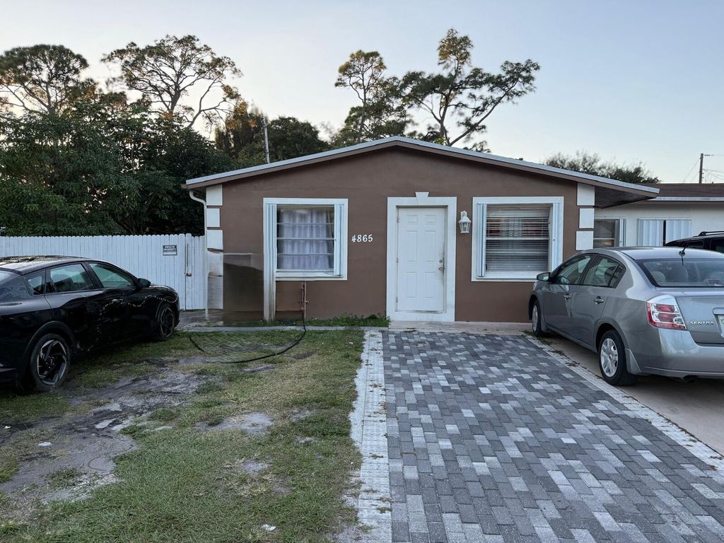 Photo of 4865 Dell Avenue, Lake Worth, FL 33461 (MLS # R11164687)