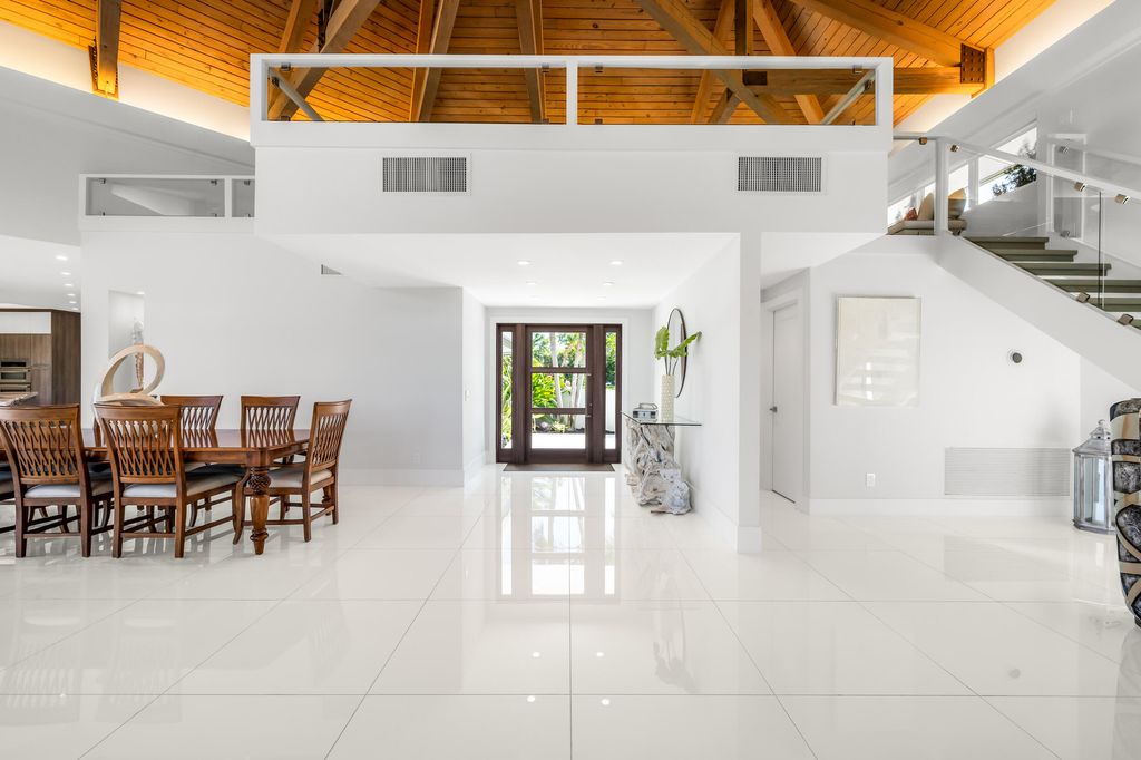 Photo of 3521 Glenwood Court, Delray Beach, FL 33445 (MLS # B26005722)