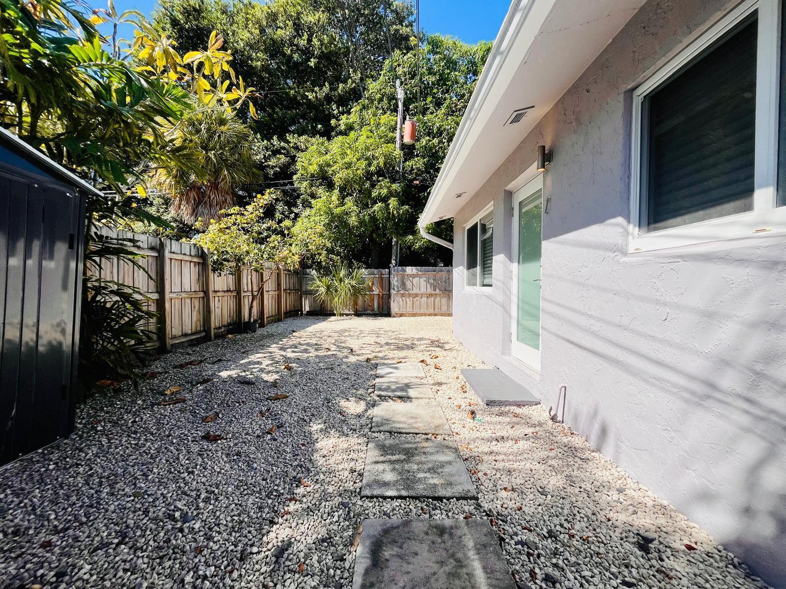 View photos, virtual tours, details... 1215 NE 17th Avenue 7