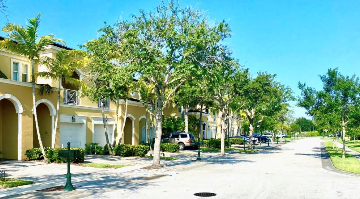 ST ANDREWS TOWNHOMES - Residential