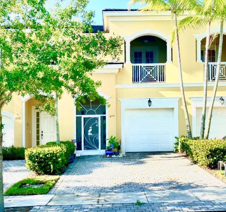 ST ANDREWS TOWNHOMES - Residential