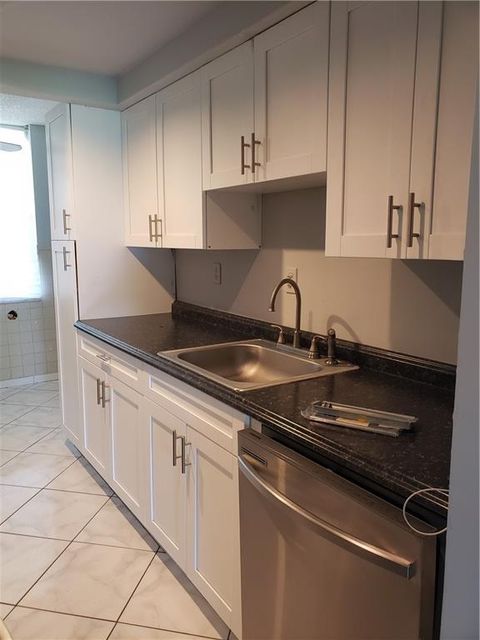 A home in Lauderdale Lakes