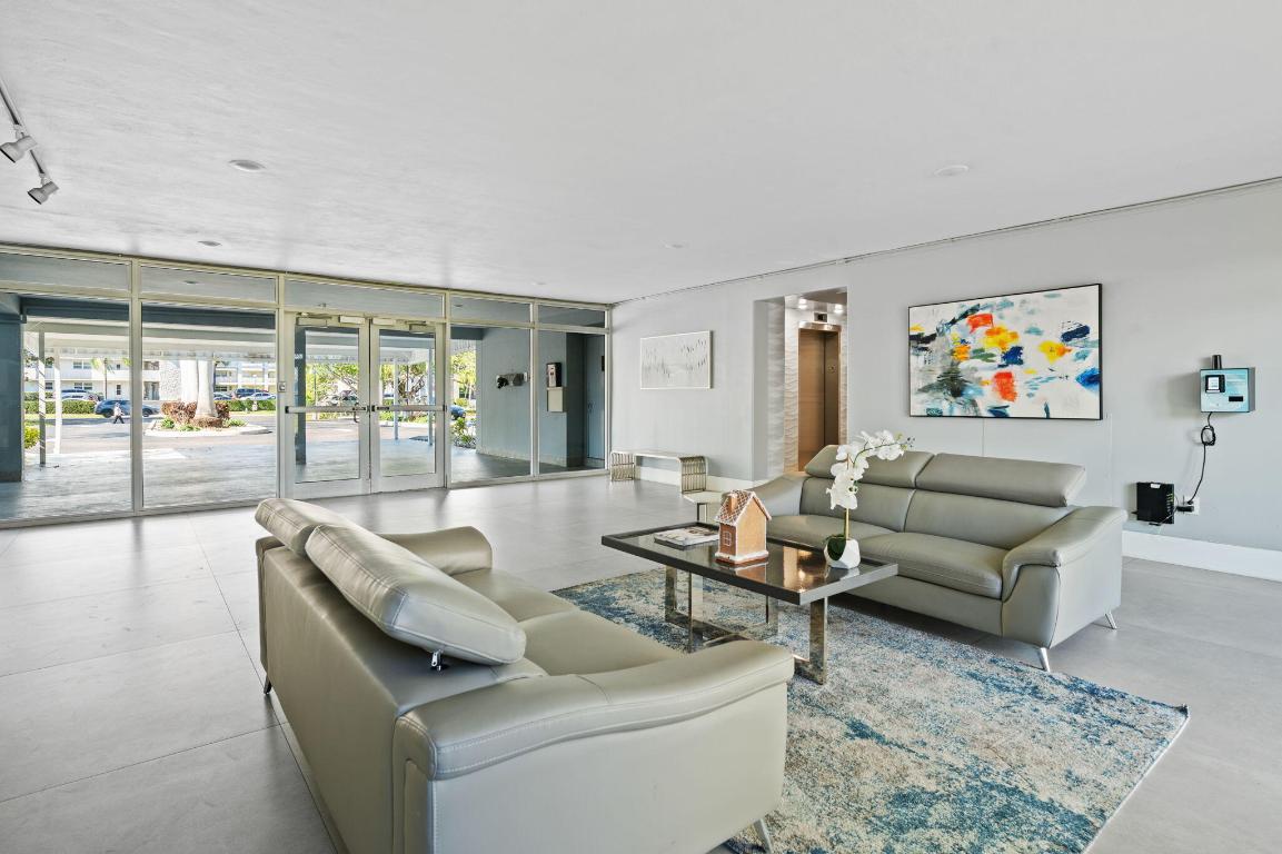 BOCA TEECA CONDO 3 - Residential