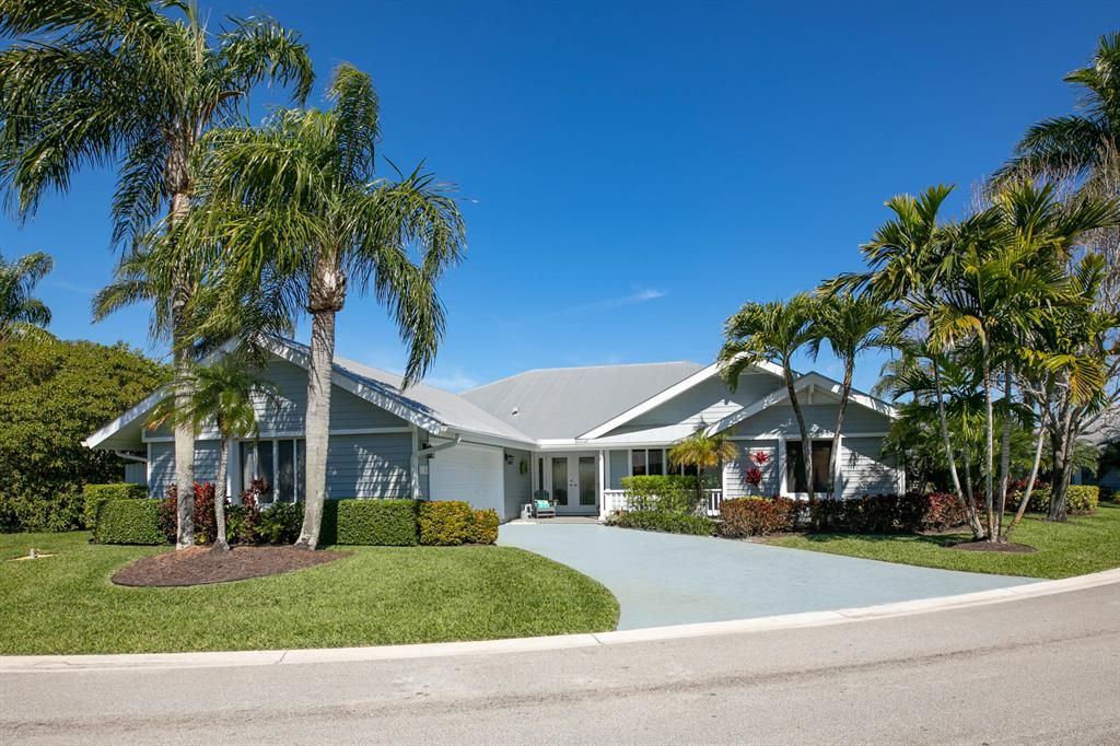 Photo of 10341 SE Jupiter Narrows Drive, Hobe Sound, FL 33455 (MLS # R10690475)