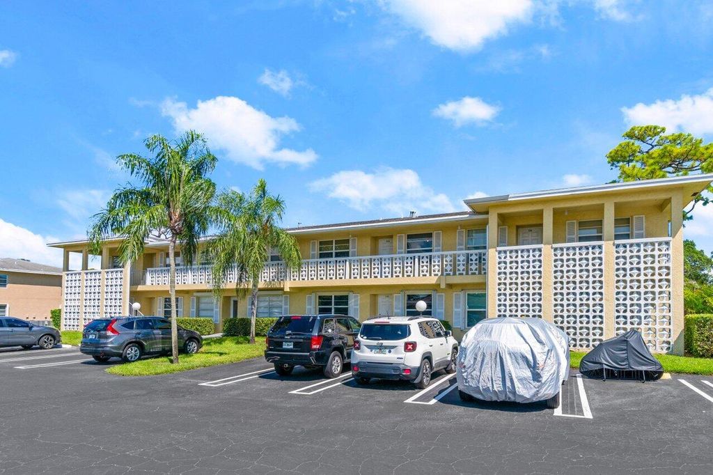 Photo of 1040 Citrus 203 Way #203, Delray Beach, FL 33445 (MLS # R11025600)
