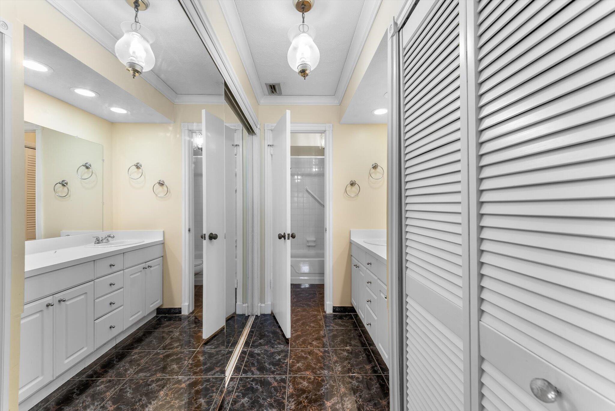 CANONGATE CONDOMINIUM - Residential Lease