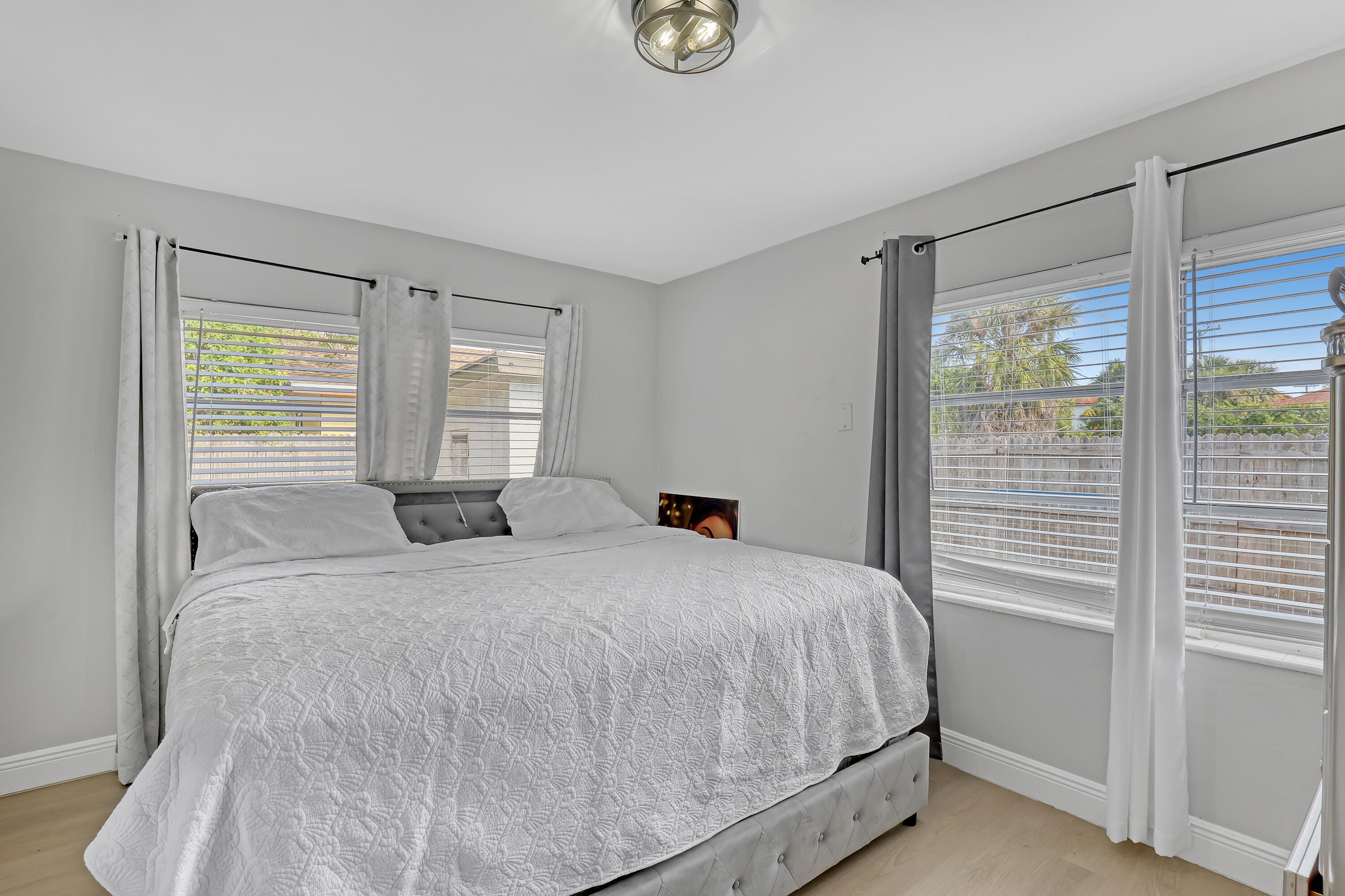 NORTH PALM BCH 4 - Residential