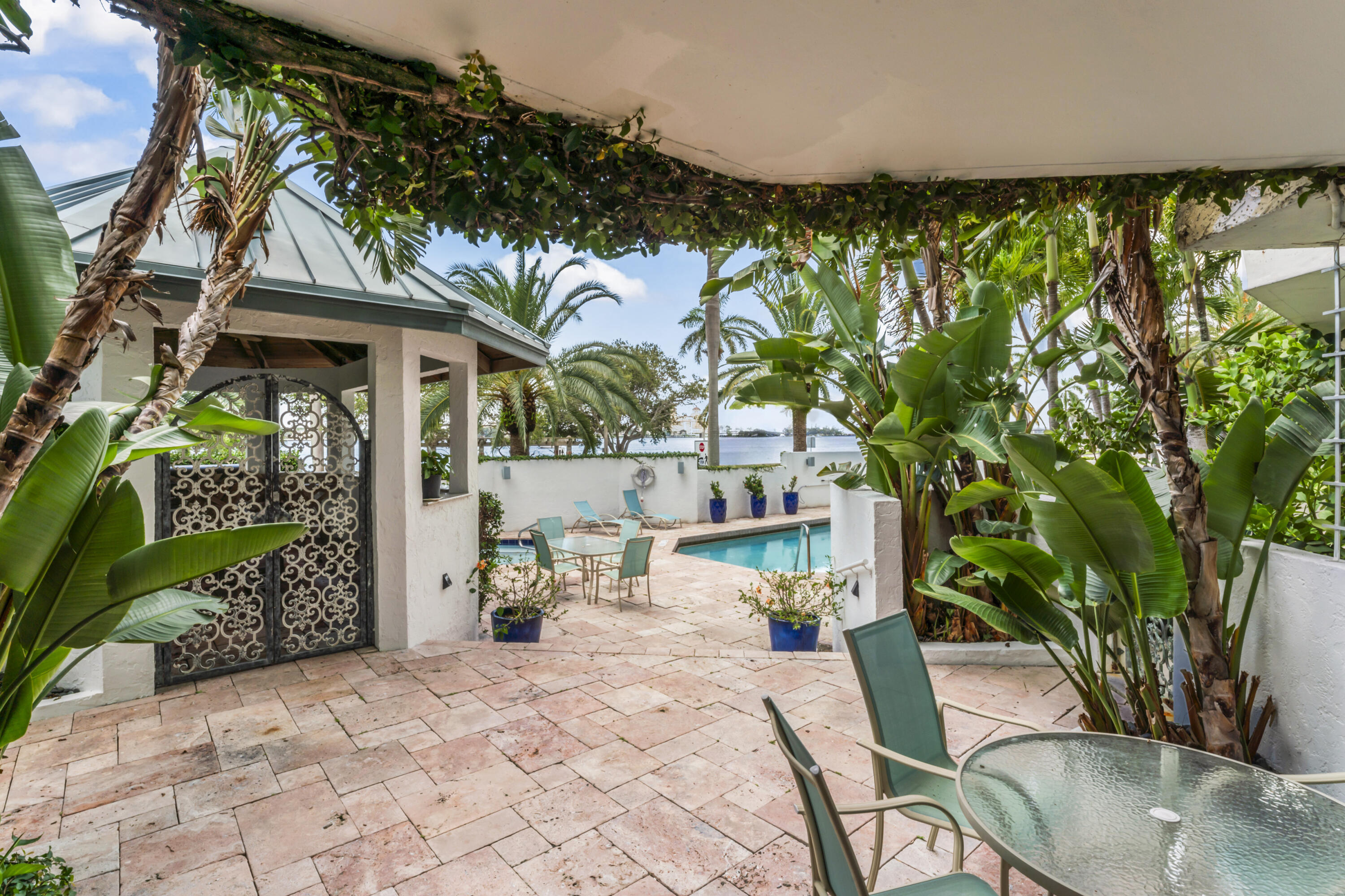 VILLA LOFTS CONDO - Residential