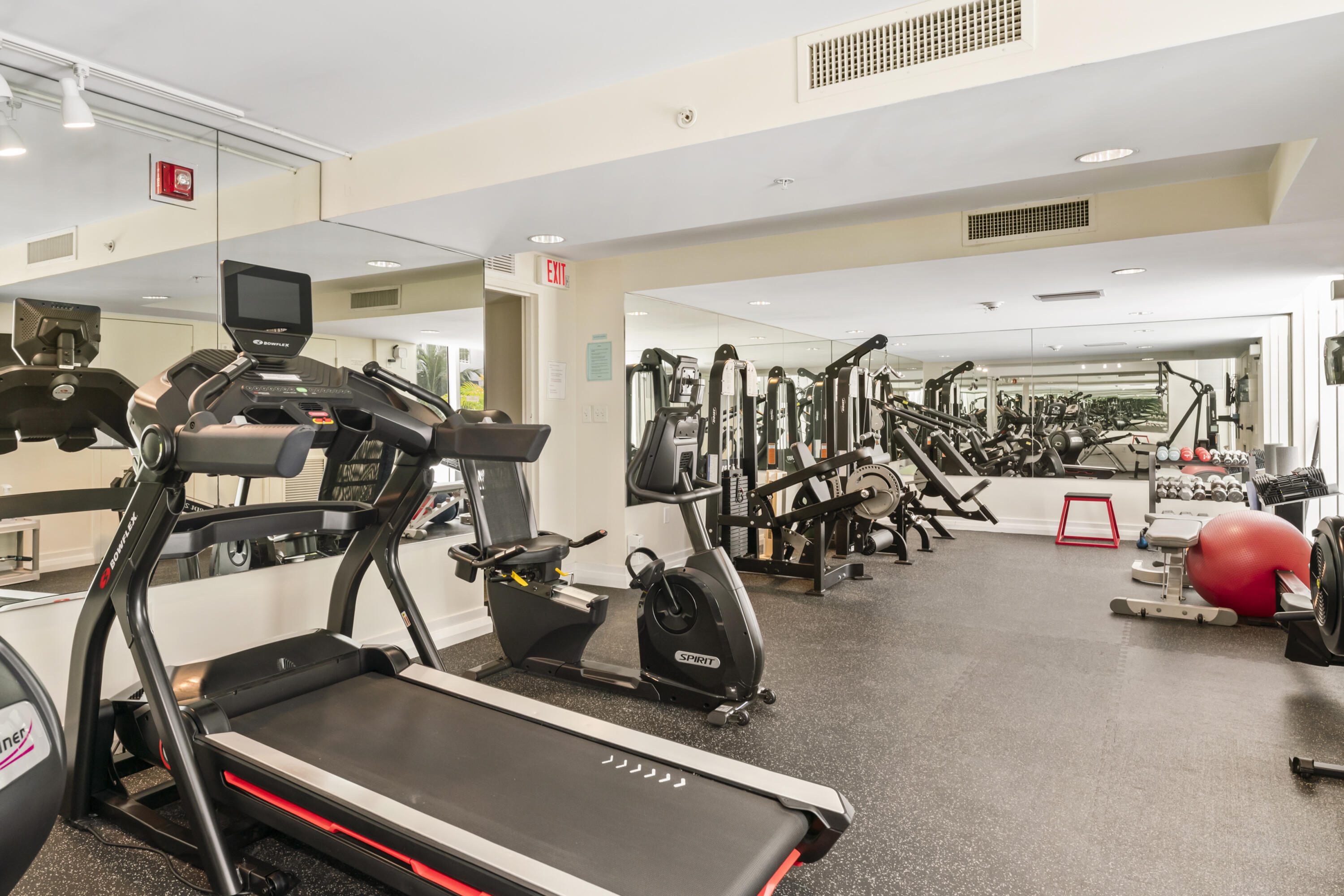 VILLA LOFTS CONDO - Residential