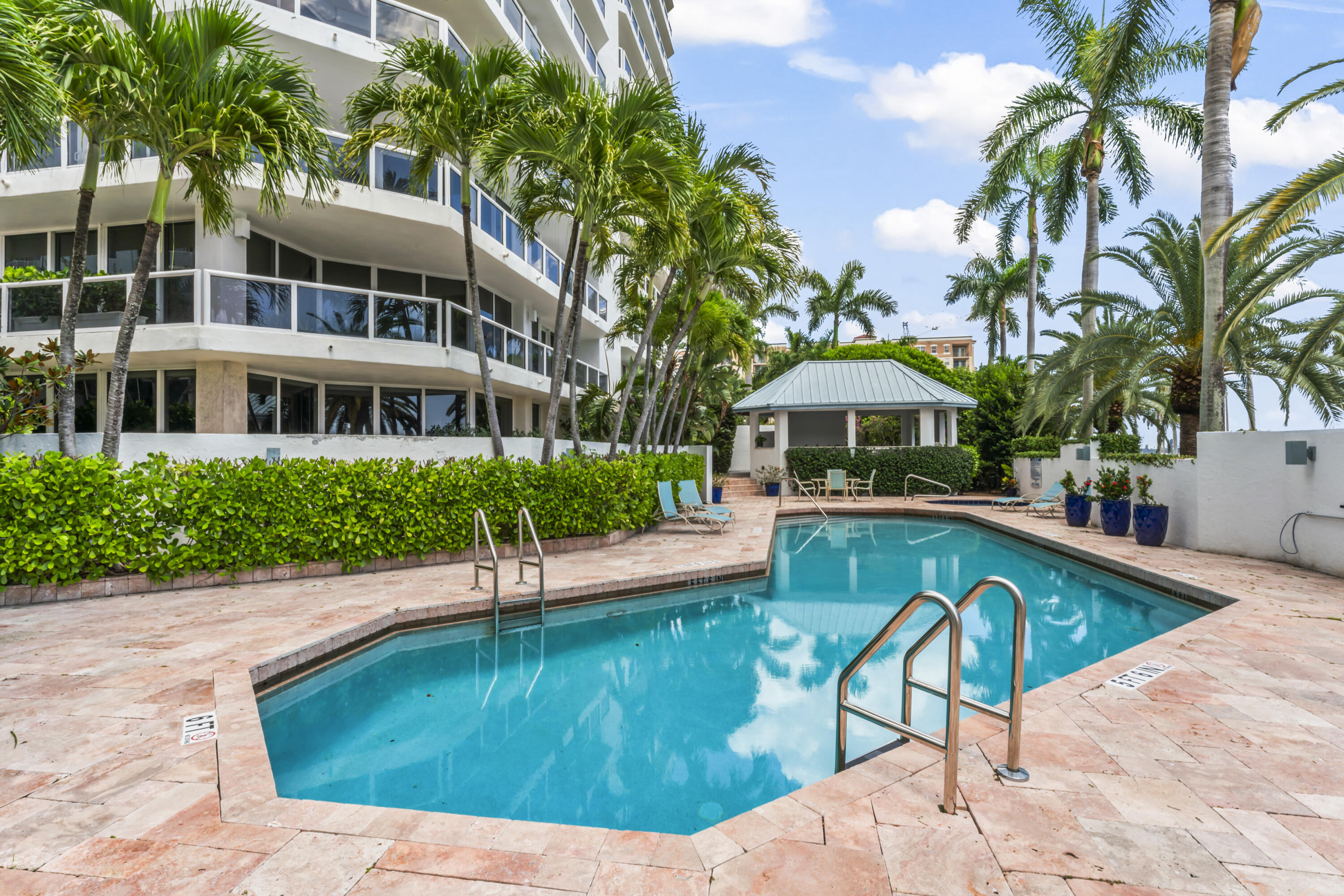 VILLA LOFTS CONDO - Residential