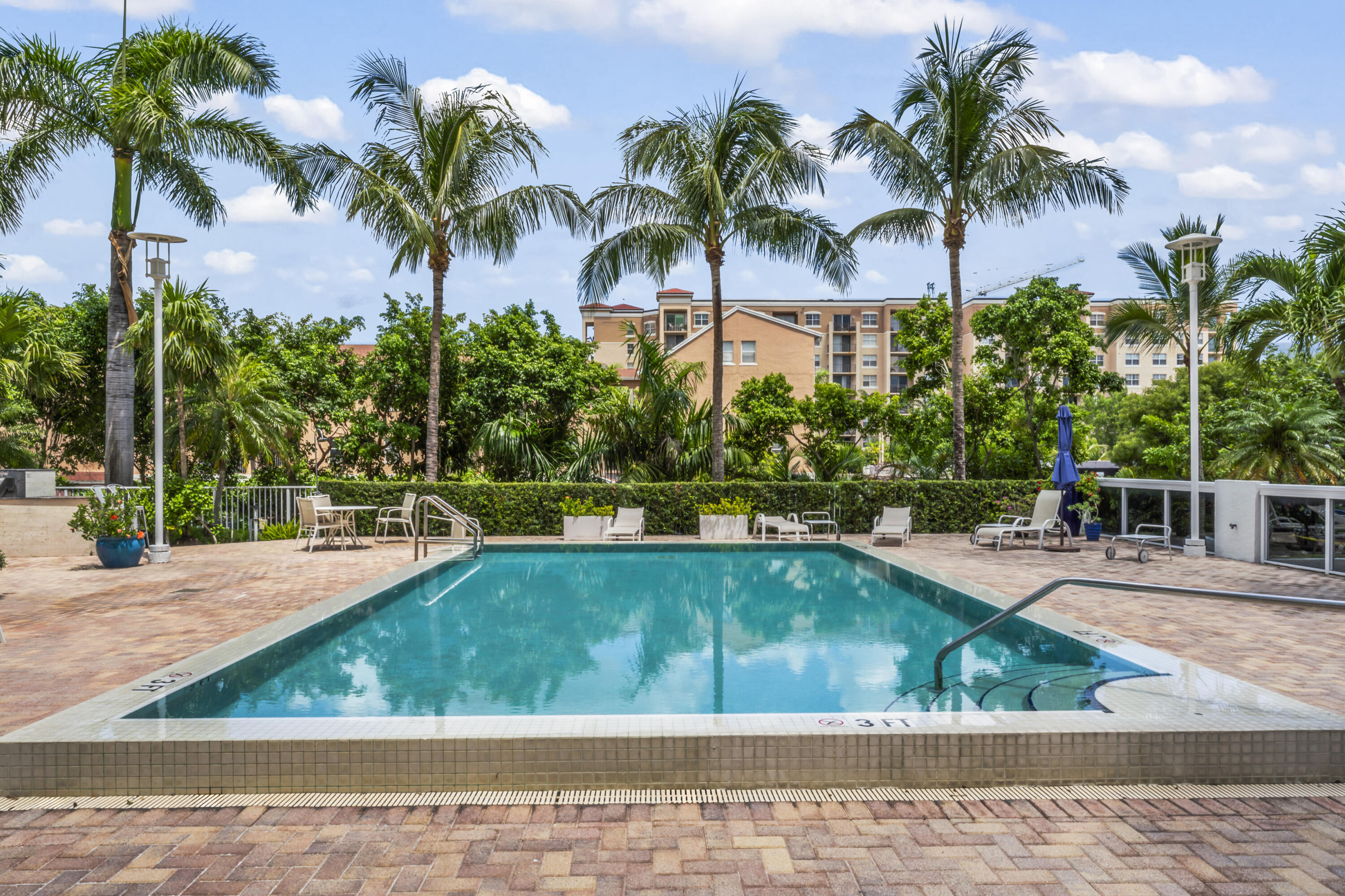 VILLA LOFTS CONDO - Residential