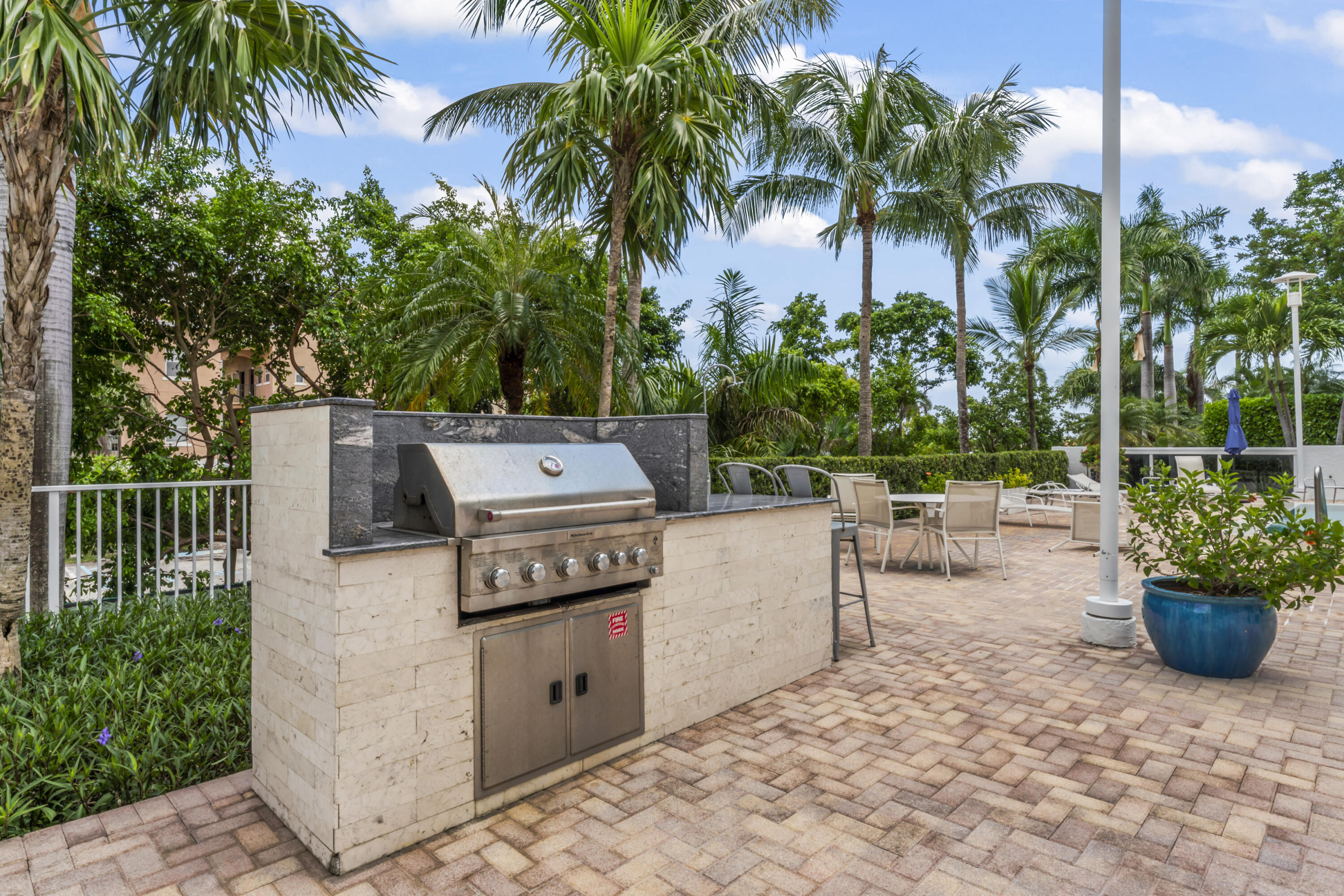 VILLA LOFTS CONDO - Residential