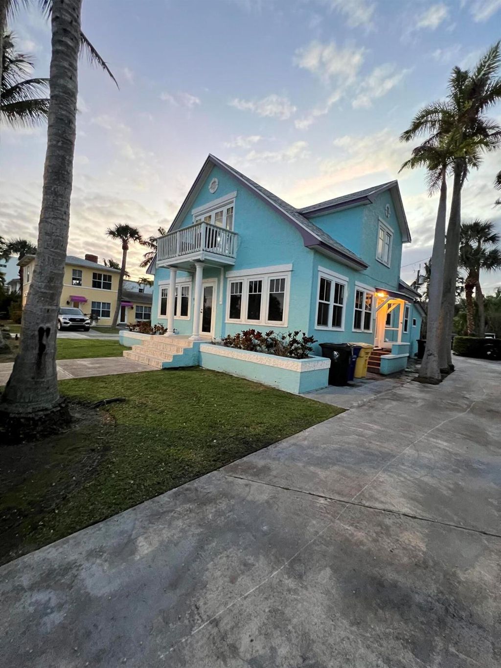 Photo of 121 N Golfview Road #8, Lake Worth Beach, FL 33460 (MLS # R11079384)