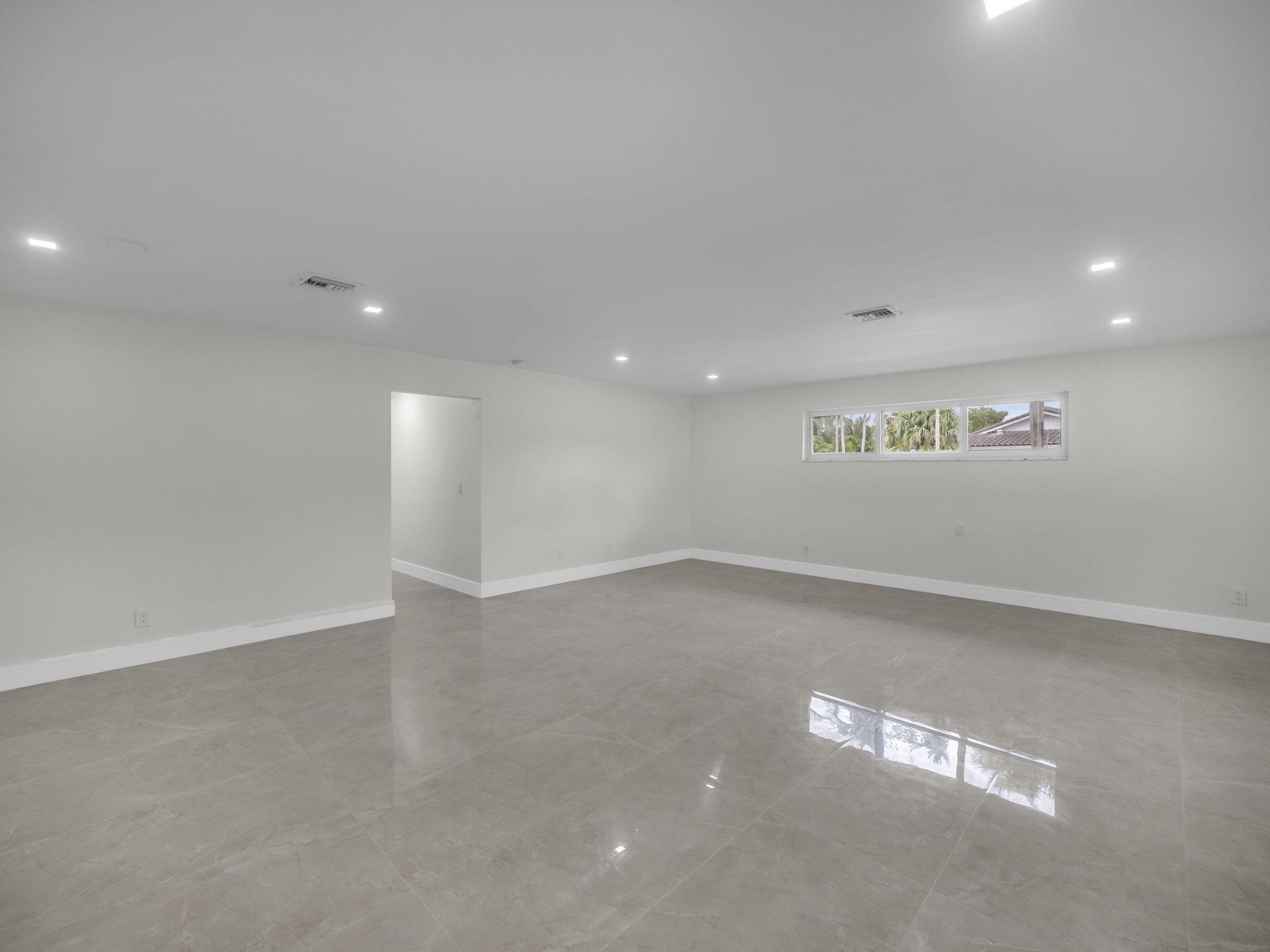 HIGHLAND LAKES SEC 3 - Residential