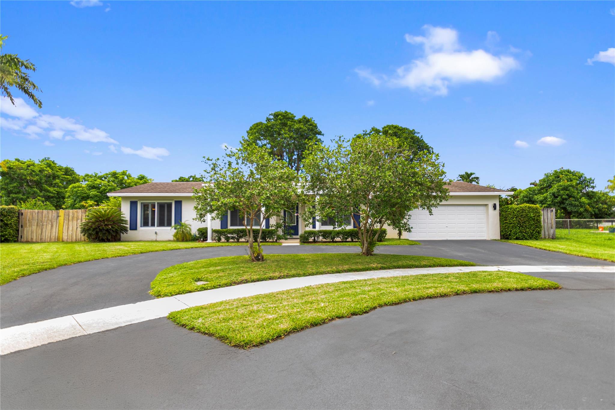 641 SW 61st Ave, Plantation, FL, 33317/$899,000 1 641 SW 61st Ave
