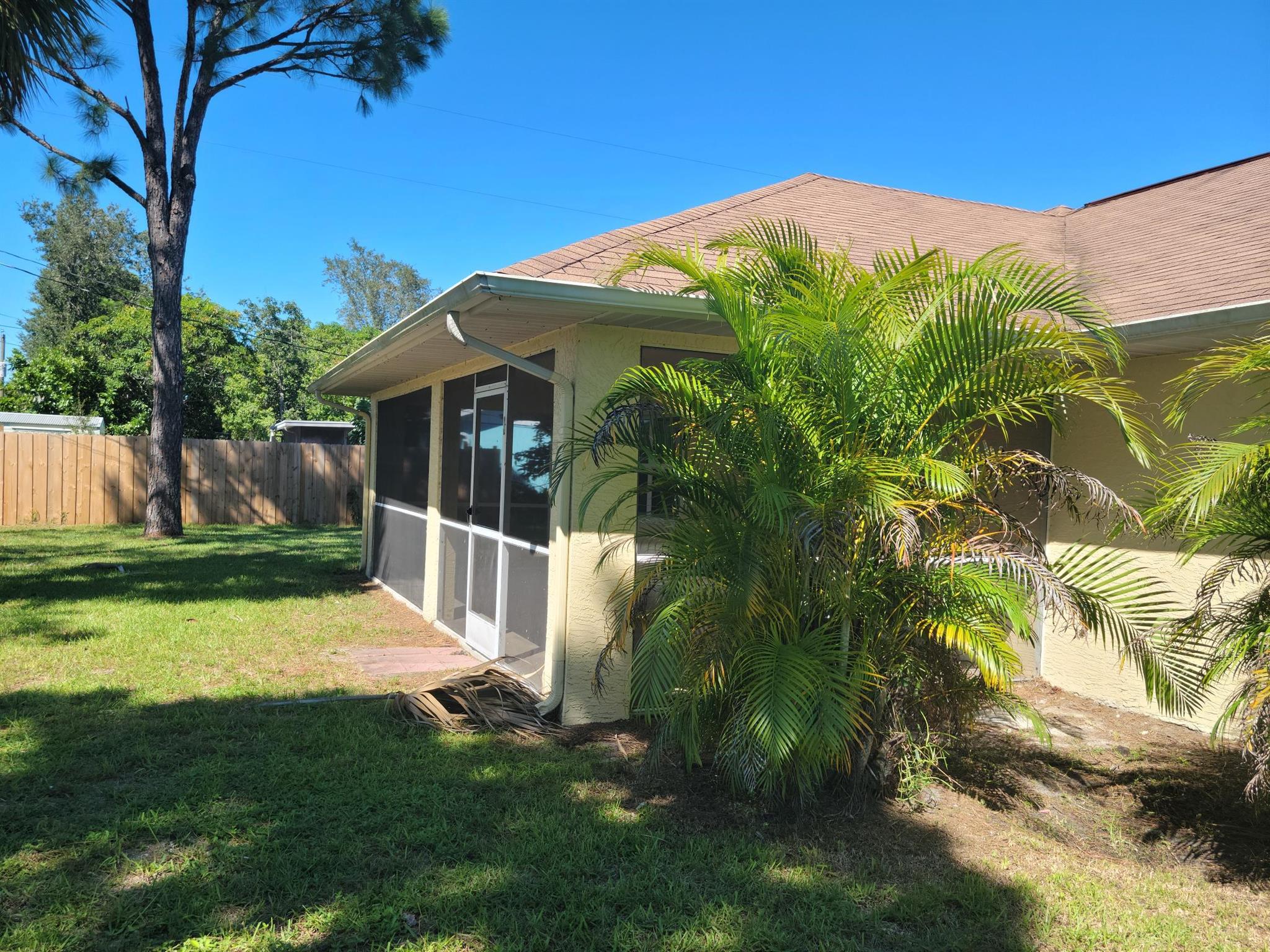 PORT ST LUCIE SECTION 27 - Residential Lease