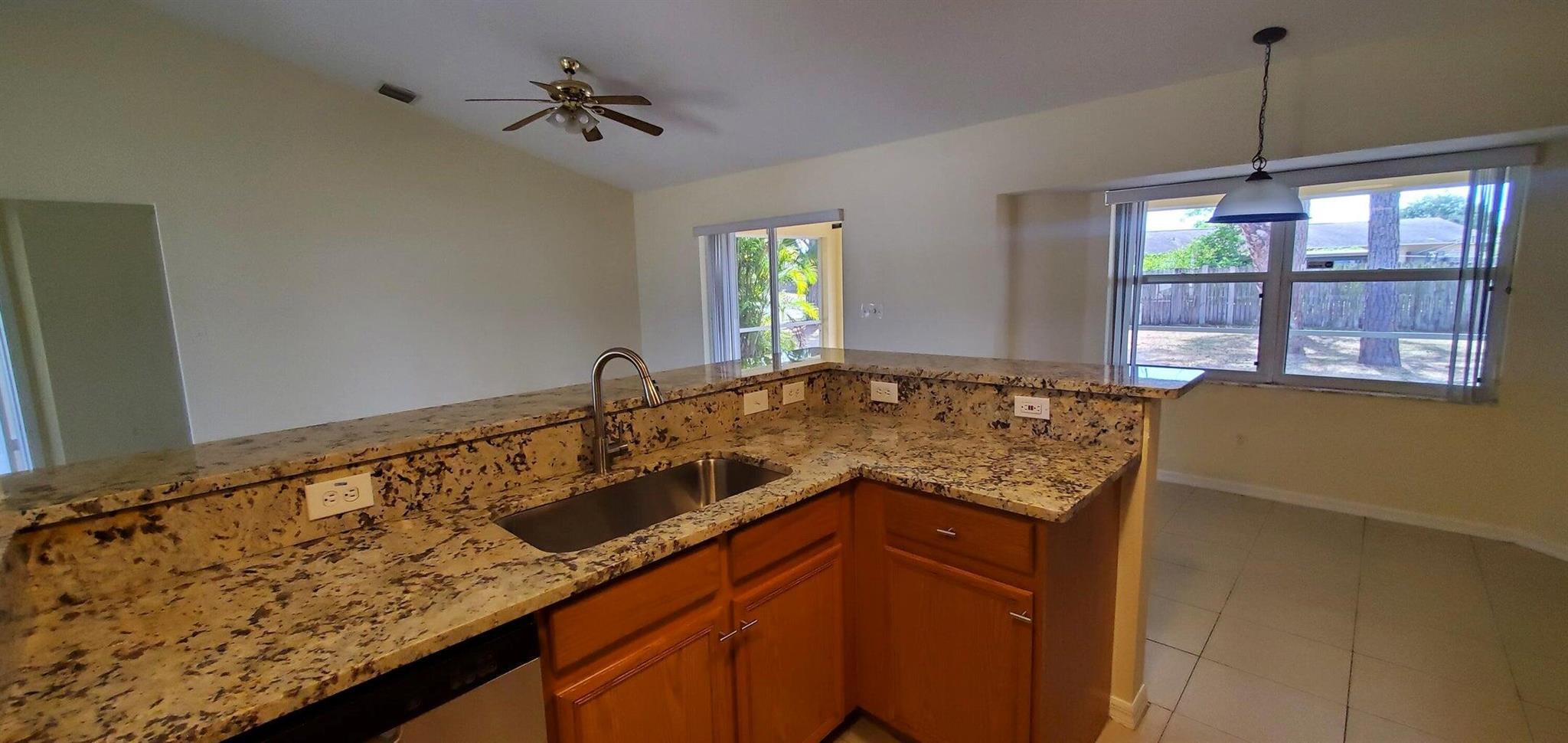 PORT ST LUCIE SECTION 27 - Residential Lease