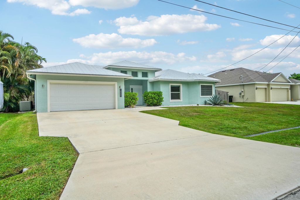 Photo of 1465 SW Edinburgh Drive, Port Saint Lucie, FL 34953 (MLS # R11122096)