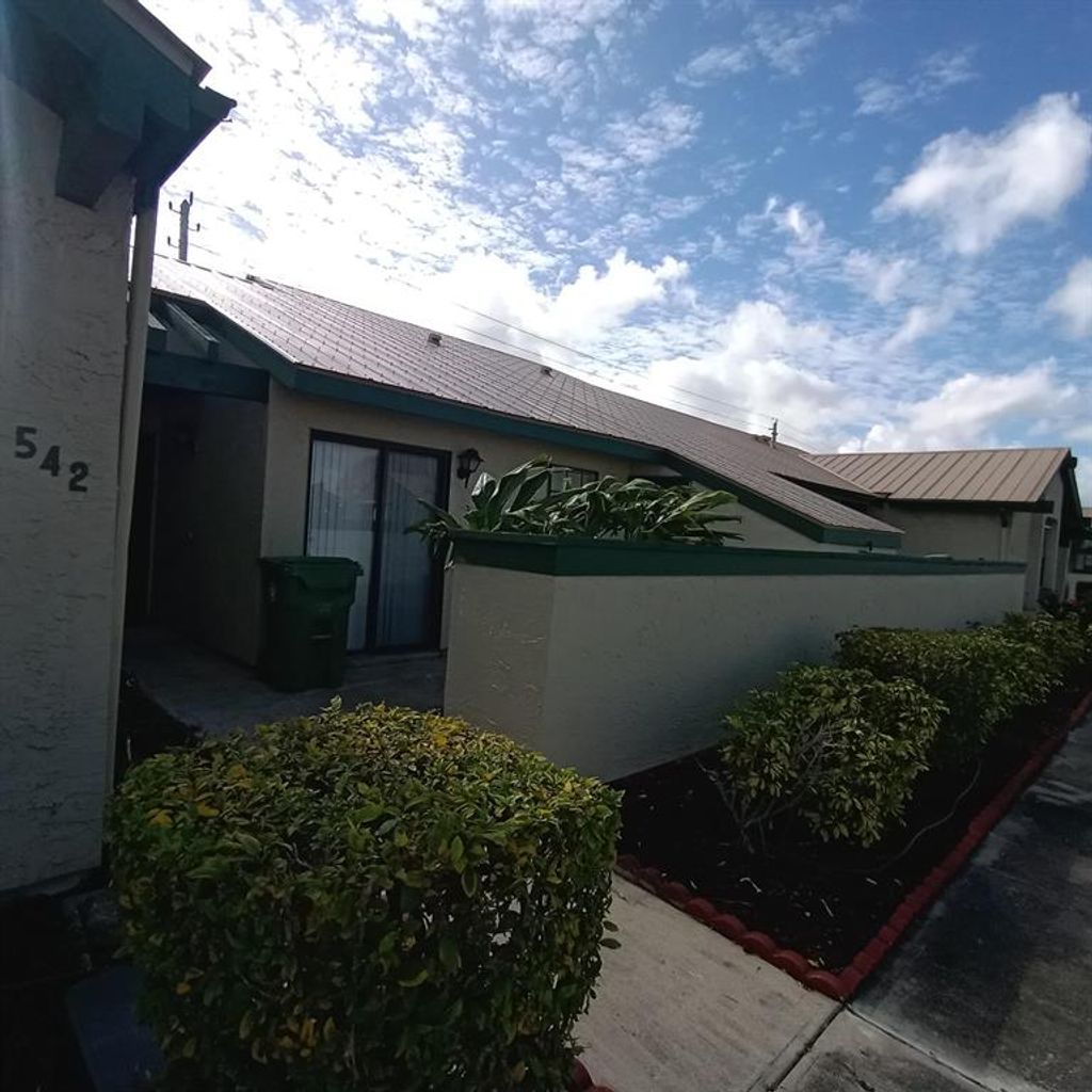 Photo of 542 SW Sara Boulevard, Port Saint Lucie, FL 34953 (MLS # R10717044)