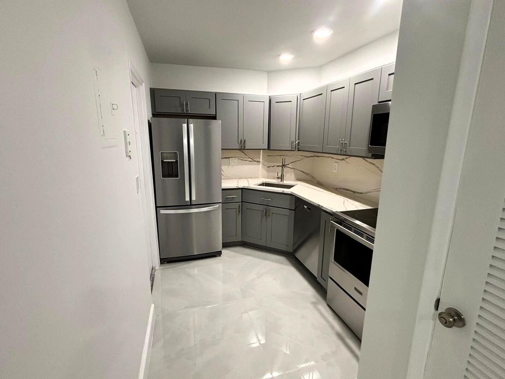 Photo of 136 NE 19th Court #112f, Wilton Manors, FL 33305 (MLS # R11148560)