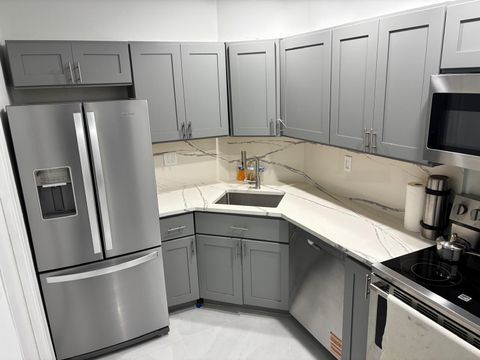 136 NE 19th Court 112f Wilton Manors FL 33305