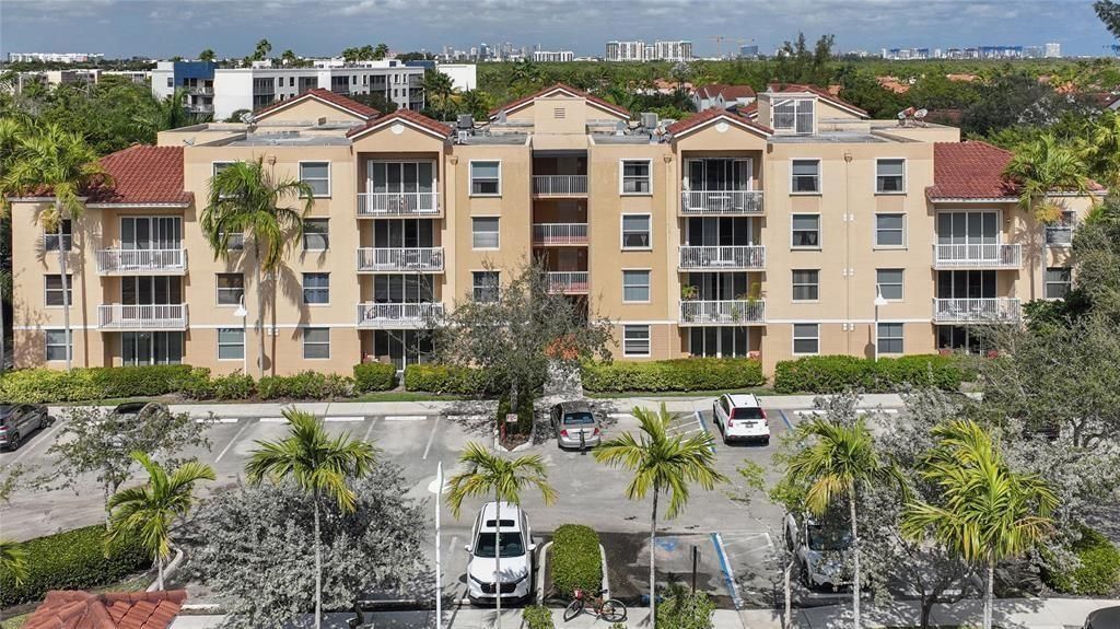 Photo of 529 E Sheridan Street #1081, Dania Beach, FL 33004 (MLS # B26031827)