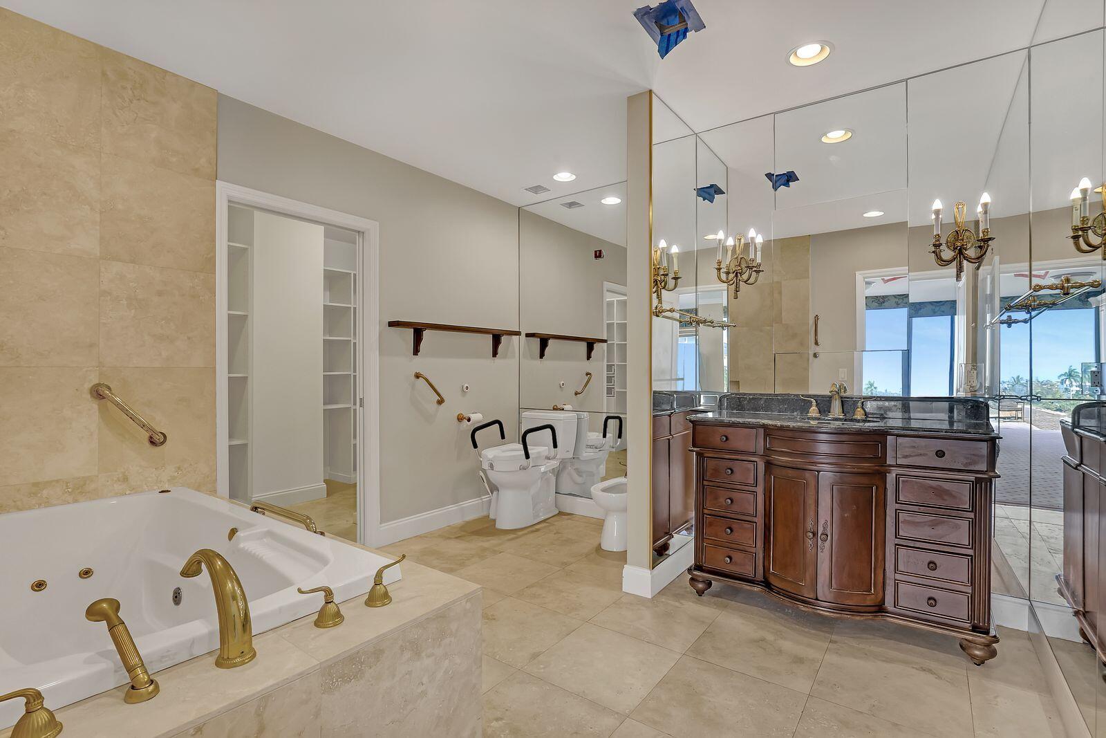 Palm Beach Towers - Residential