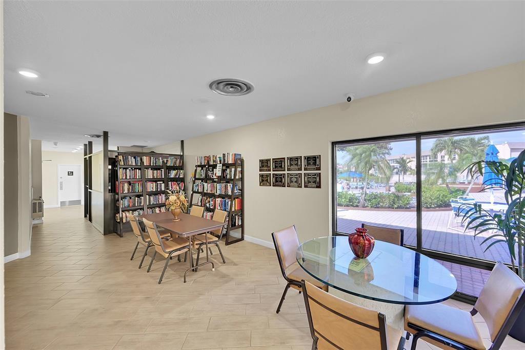 SUNRISE LAKES PHASE III - Residential