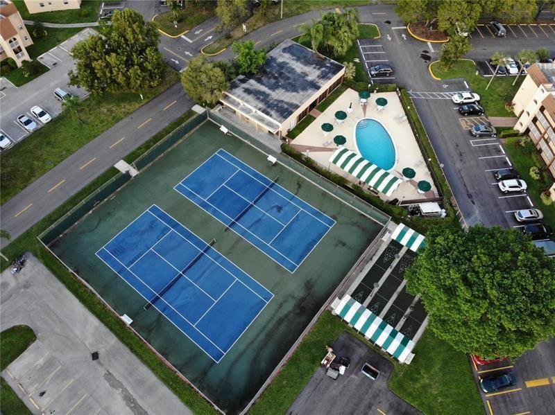 SUNRISE LAKES PHASE III - Residential