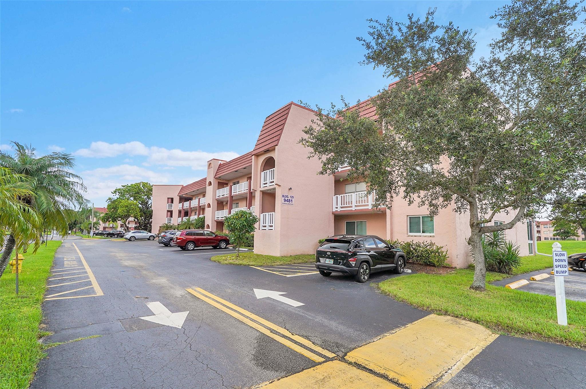 SUNRISE LAKES PHASE III - Residential