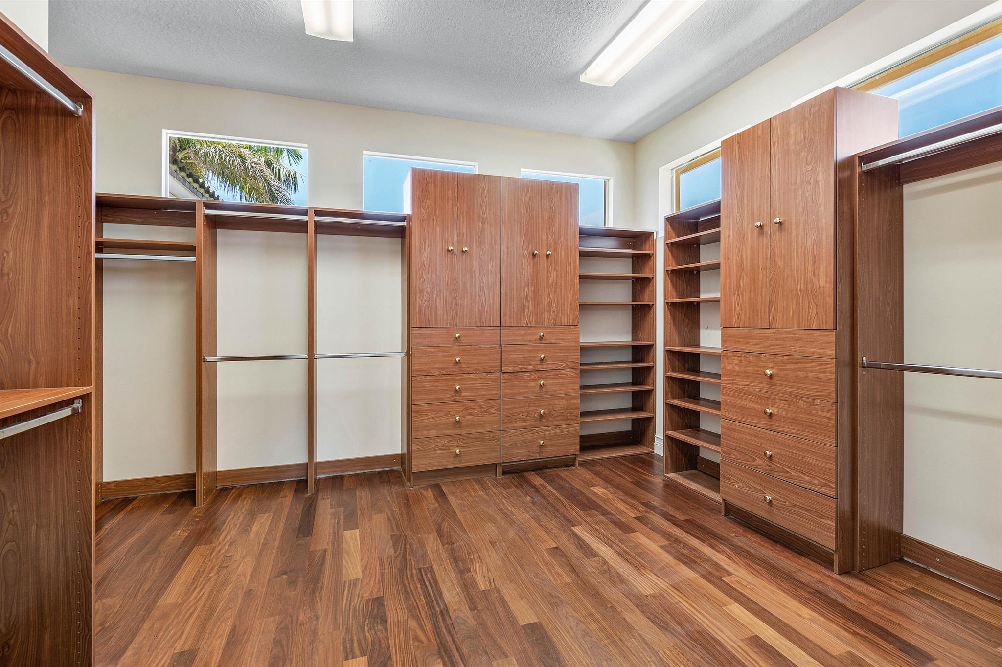 BOCA BAY COLONY - Residential