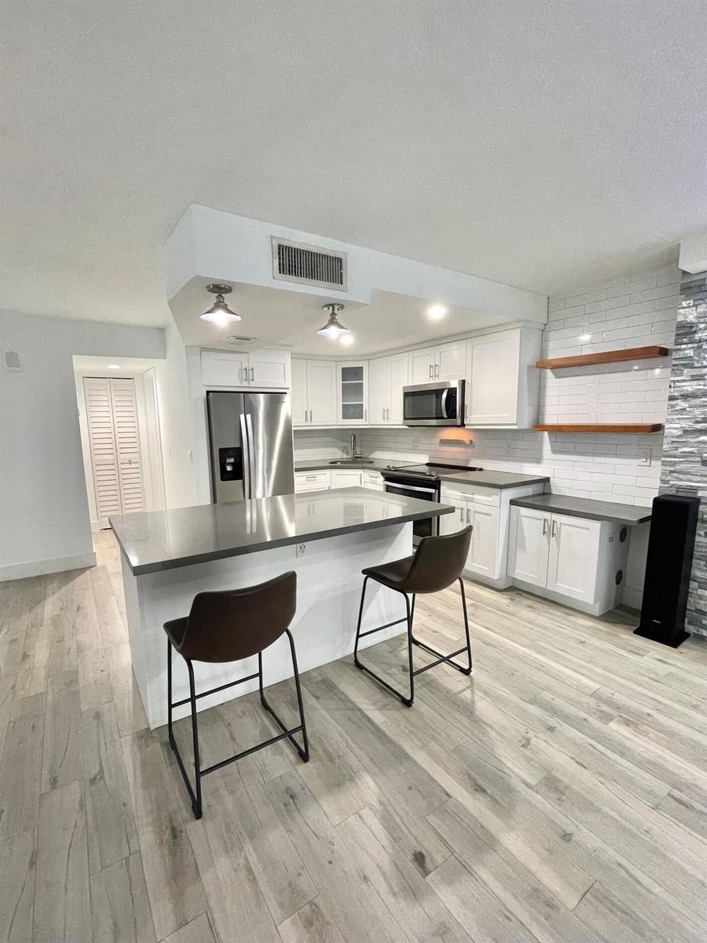 Photo of 342 Southwind Drive #123, North Palm Beach, FL 33408 (MLS # R10921303)