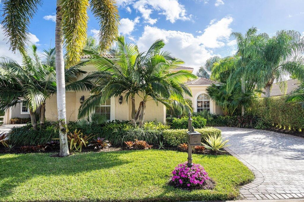 Photo of 237 Porto Vecchio Way, Palm Beach Gardens, FL 33418 (MLS # R10769978)