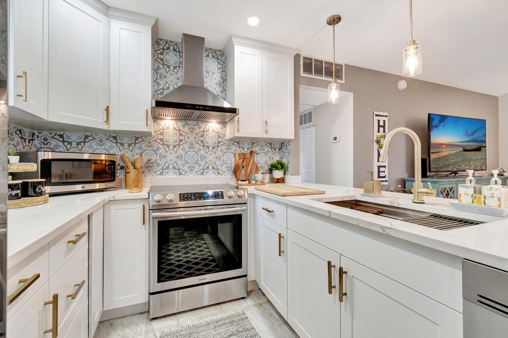 Photo of 136 Tuscany B, Delray Beach, FL 33446 (MLS # R10990526)