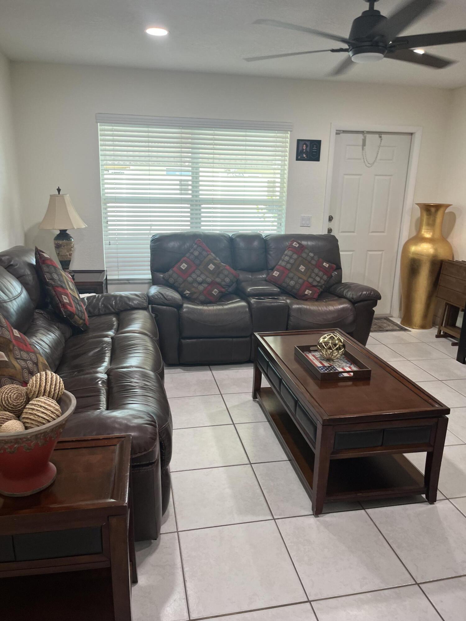 KNOLLWOOD CLUB CONDO - Residential Lease
