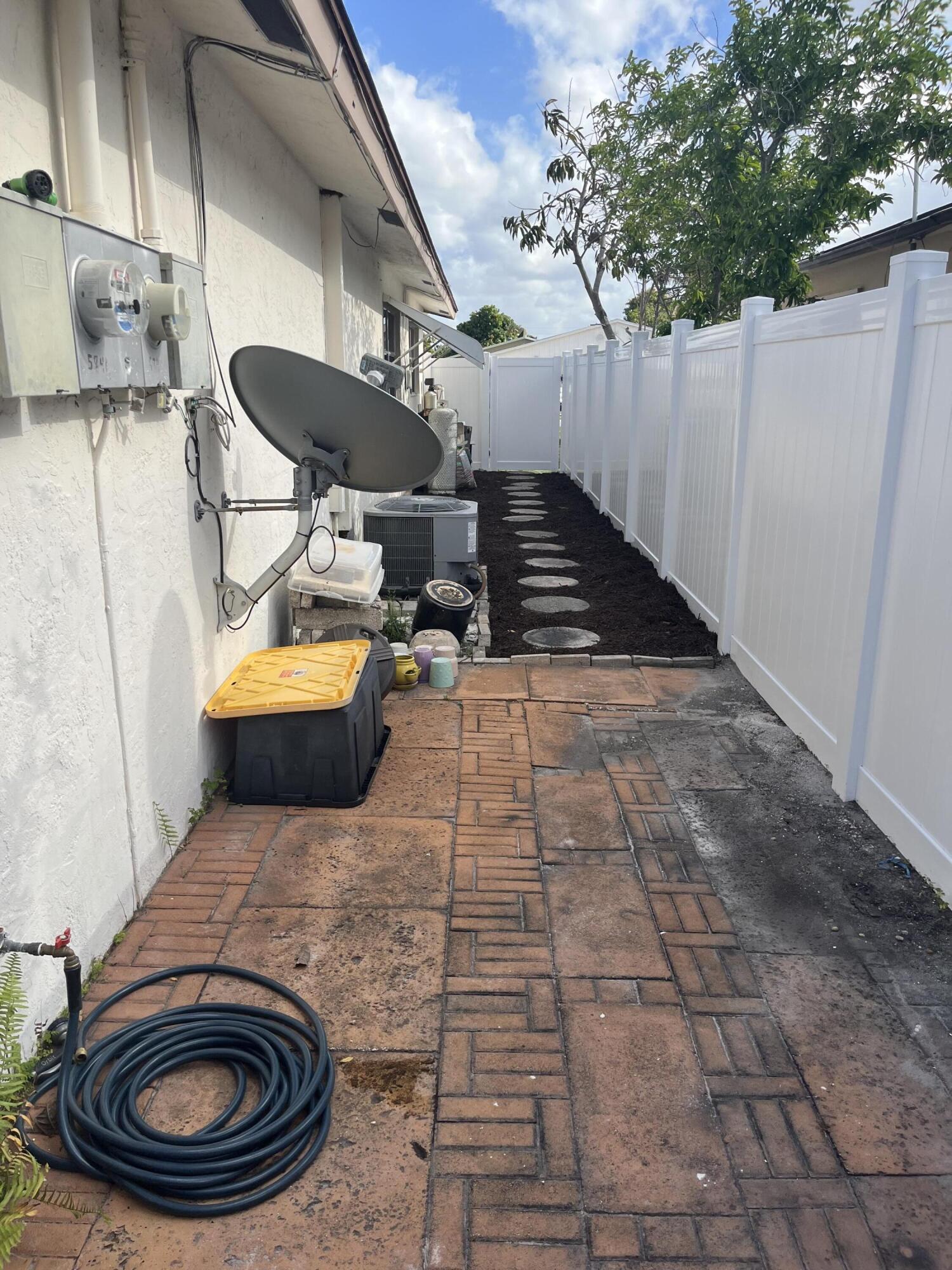KNOLLWOOD CLUB CONDO - Residential Lease
